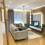 Magnifique Apartment Tirana
