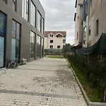 Magnifique * Tirana