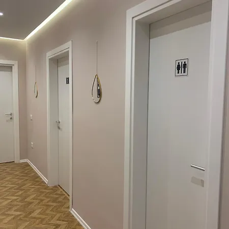 Magnifique * Тирана